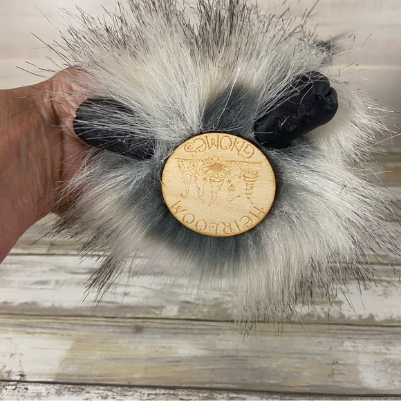 Highland Cow Coo Gnome White Multicolor Faux Fur Handmade Gingham Bow Flower - Picture 11 of 11